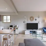 Apartament 77 - Terrasse, Spacieux, Clim, Paisible