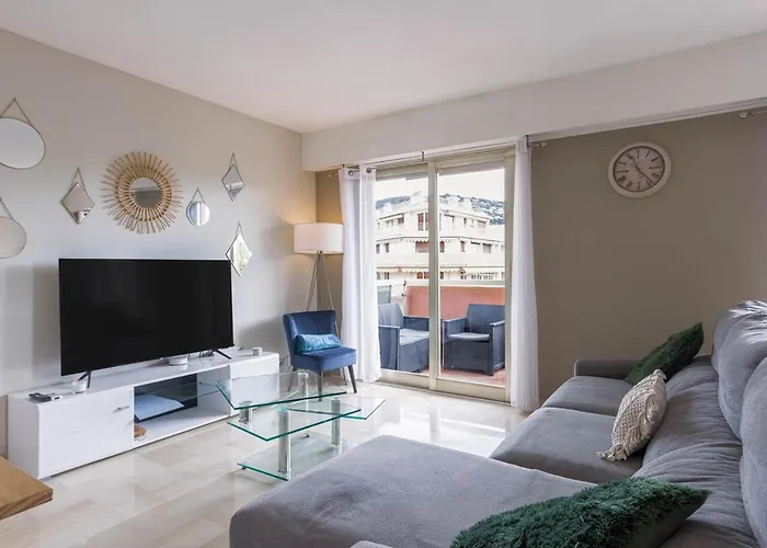 77 - Terrasse, Spacieux, Clim, Paisible شقة
